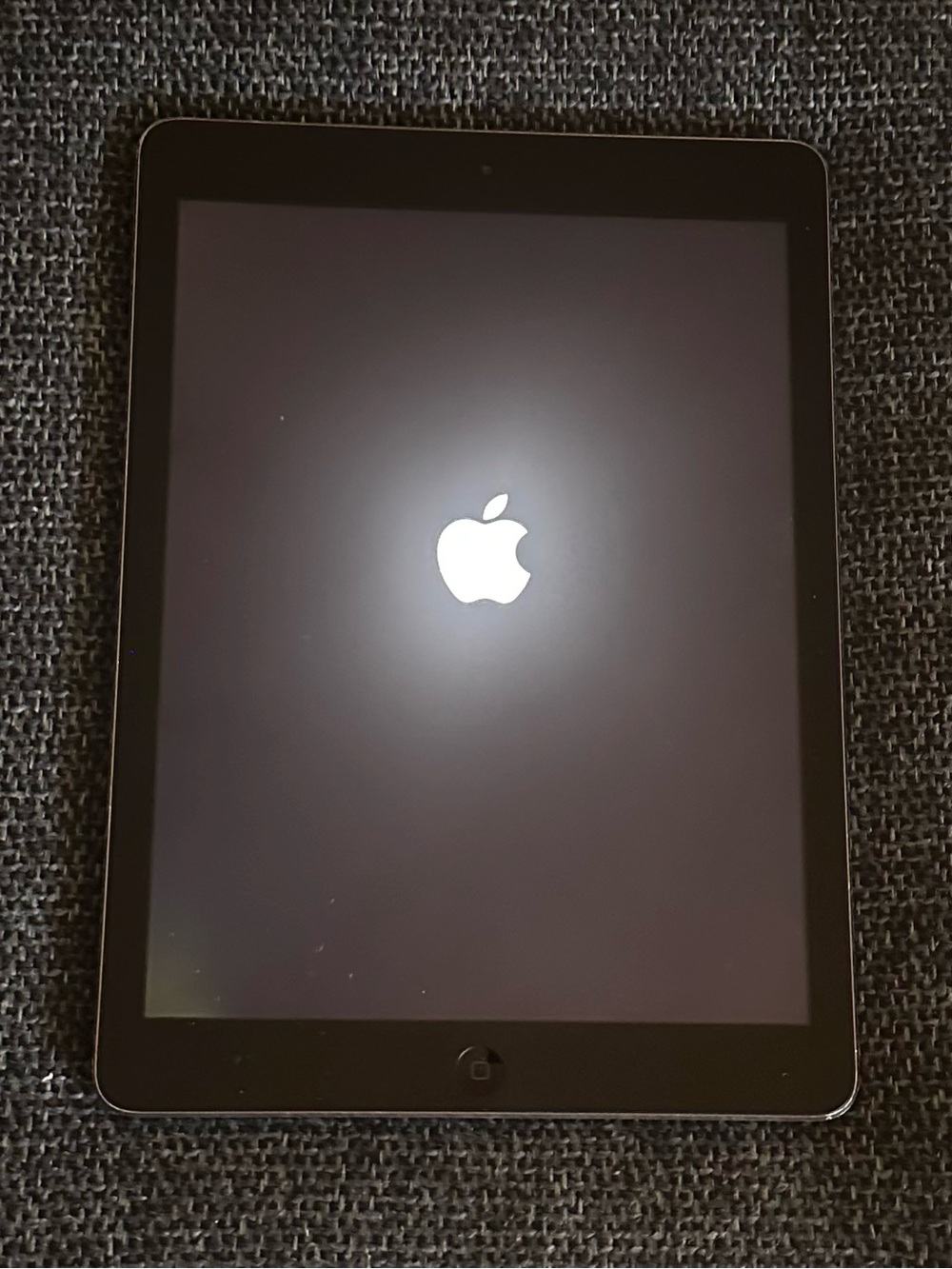 Apple Space Gray iPad Tablet 128GB- Touchscreen